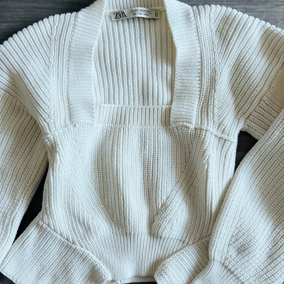 SOLD Zara Studio Collection white knitted heavy sweater - Picture 4 of 6